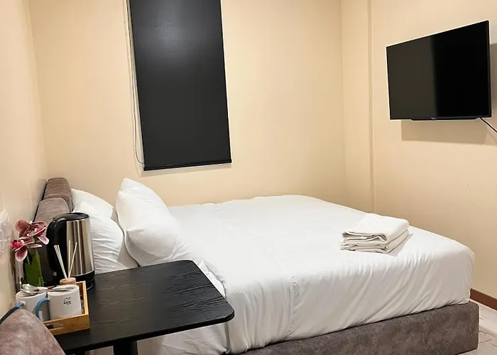 Xhostel Subang Bestari
